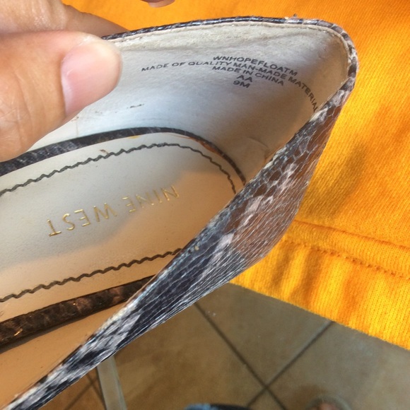 Nine West Black/Grey Hope Floats Faux Snakeskin Platform Heels Size 9M, Used - Picture 7 of 13